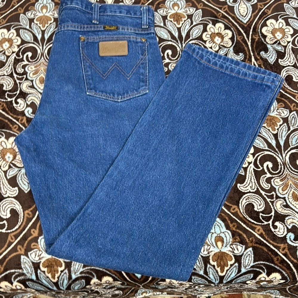 Wrangler Blue Relaxed Jeans with Classic Indigo Finish - Picture 5 of 6